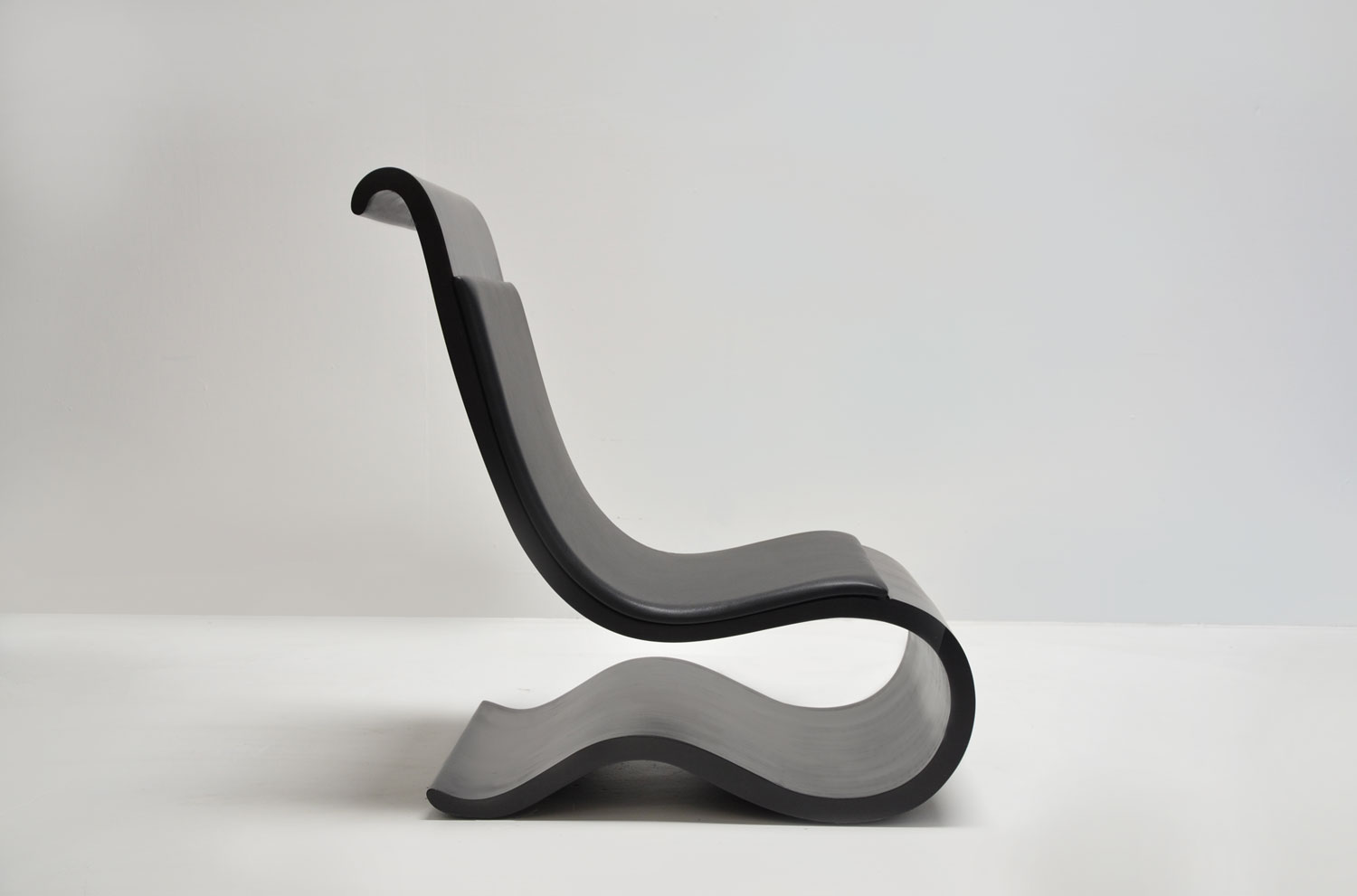 Serpen Lounge Chair - side view